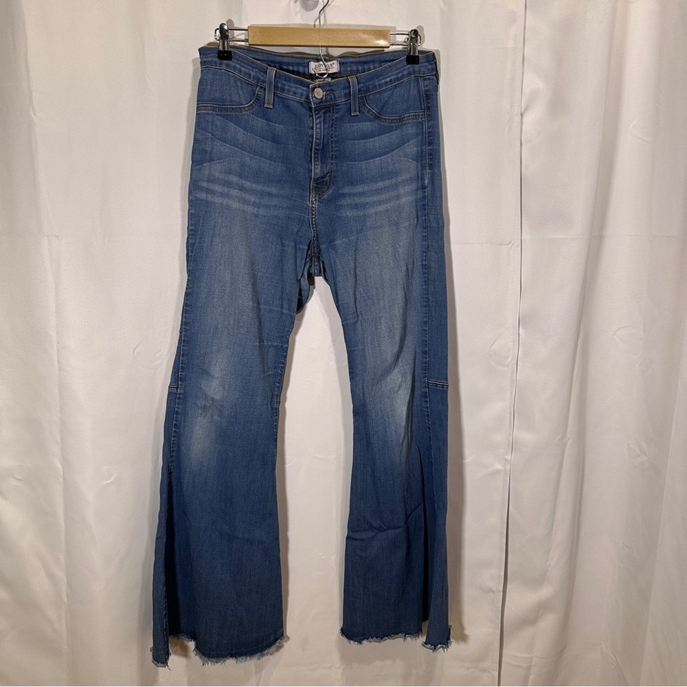 Judy Blue Bell Bottom Women's Jeans - Picture 1 of 10